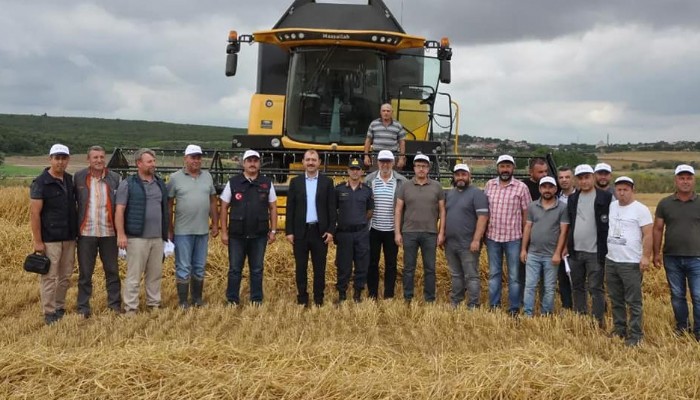 Yeniçiftlik Köyünde Arpa Hasadı Yapıldı