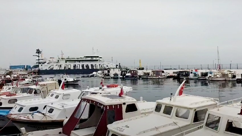 Sis deniz ulaşımını aksattı (videolu)