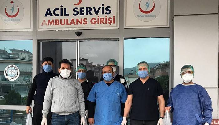 Çanlı arıcıdan sağlık ve polis teşkilatına bal