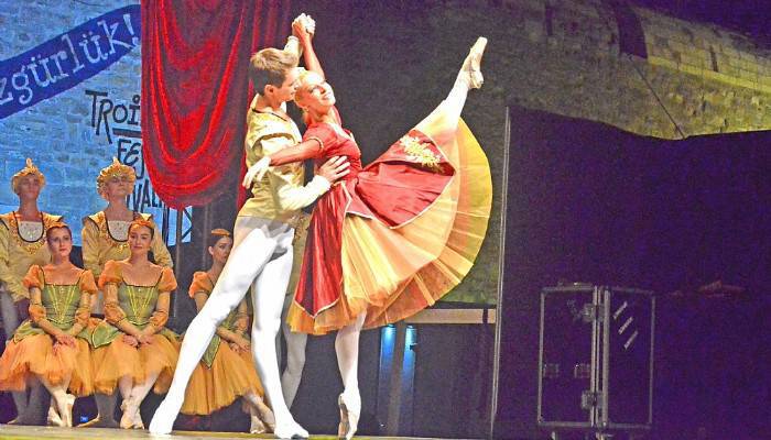 Kuğu Gölü Balesi Çimenlik Kalesi’nde taçlandı