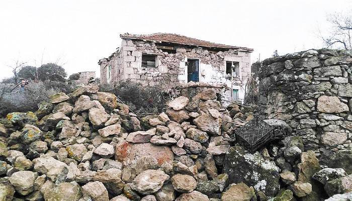 Gökçek’e göre; “Depremlerde de, FETÖ Şüphesi…!”