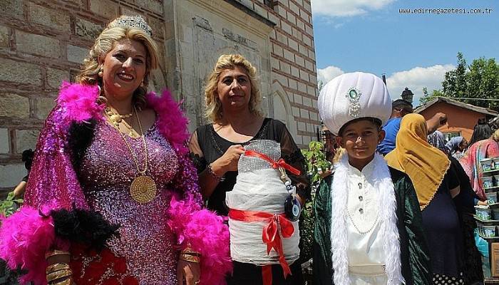 600 yılık gelenekte bir ilk, “su” yerine “süt” kullanıldı