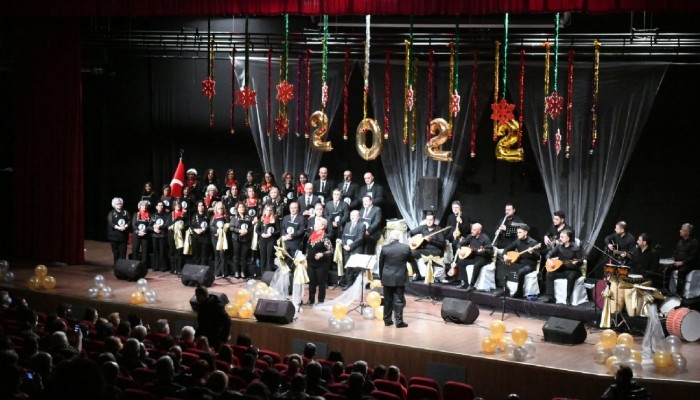 Halk müziği korosundan müthiş konser