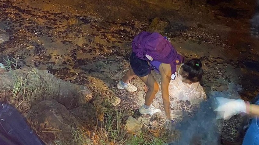 Gençler Kepez Sahilndeki Çöpleri Topladı