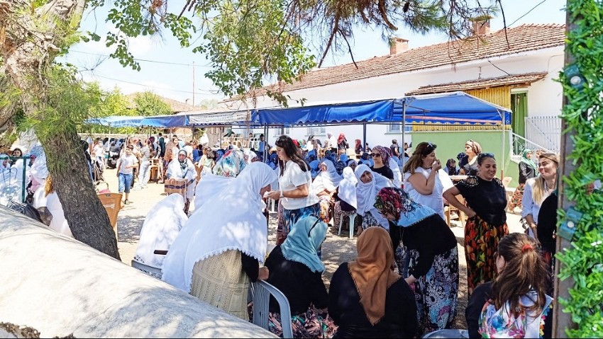 Çanakkale’de Köy Hayırları Geleneksel Şekilde Devam Ediyor