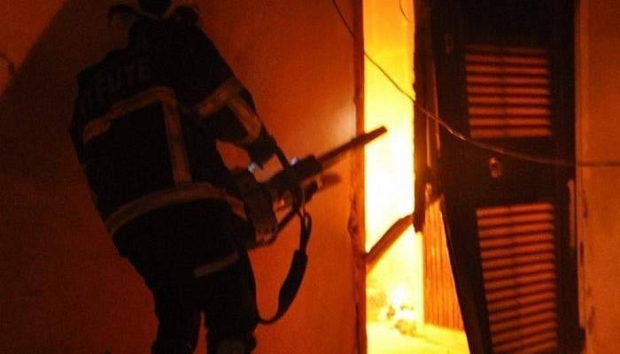 Kendini içeri kilitleyip evi yaktı