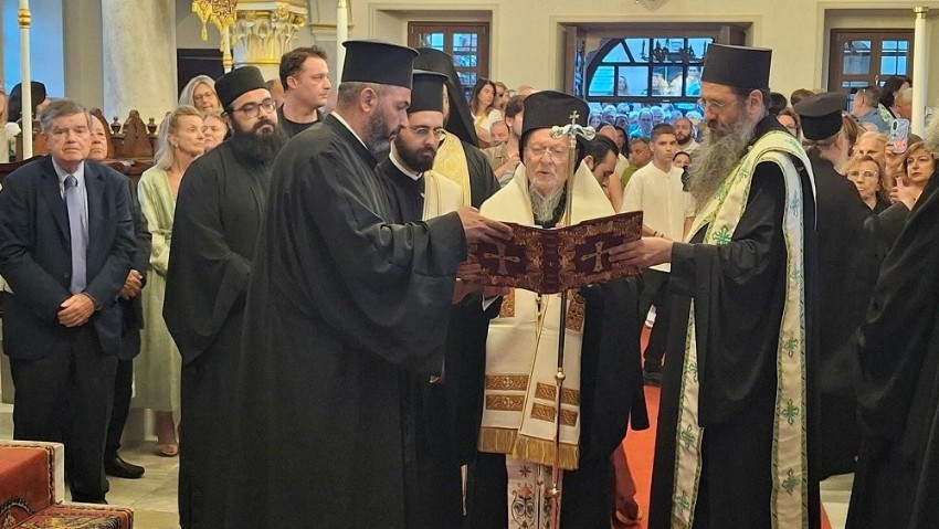 Bozcaada’daki Tarihi Meryem Ana Kilisesi Restorasyonun Ardından Yeniden İbadete Açıldı