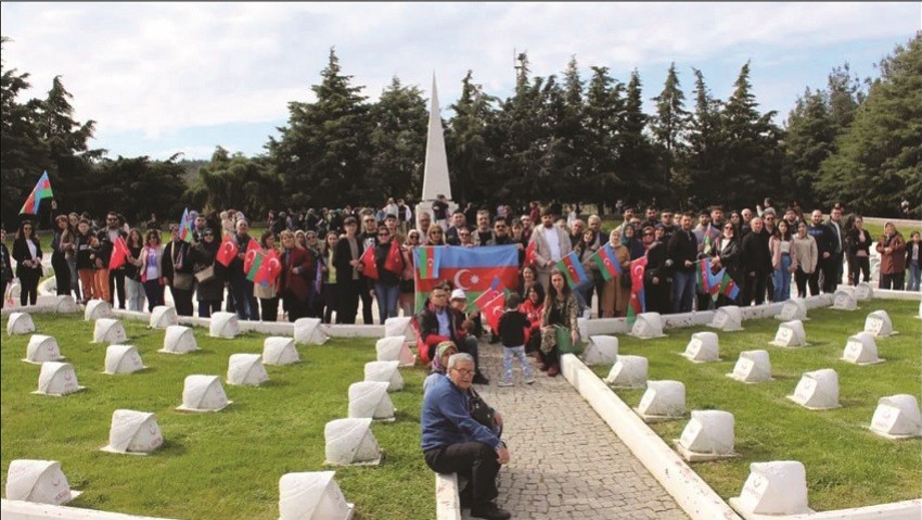 ÇANAKKALE'DE AÇILAN AZERBAYCAN ANITINA YOĞUN İLGİ