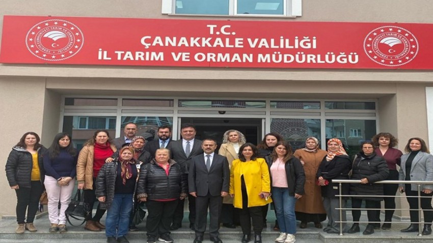 Süs Bitkileri Üretim  Konusunda  Kadın Çiftçiler Bilgilendirildi