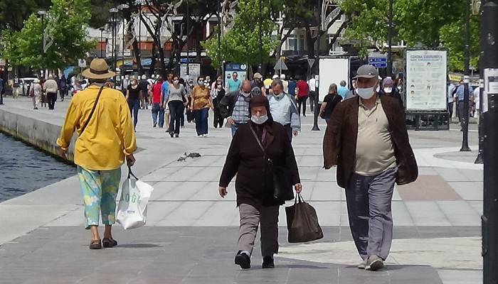 Çanakkale'de 65 yaş ve üzeri kordon boyunda