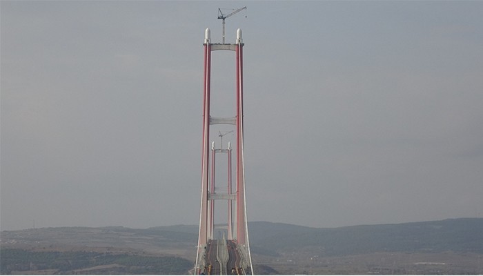 ‘Dünya’nın En Yüksek Kuleli Asma Köprüsü’ unvanını aldı (video)