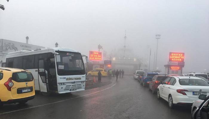 Çanakkale Boğazı, yoğun sis nedeniyle transit gemi geçişlerine kapatıldı