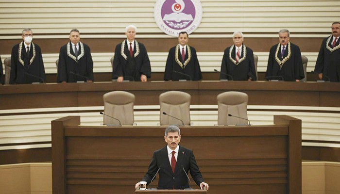 Anayasa Mahkemesi'nin yeni üyesi İnce yemin etti (VİDEO)