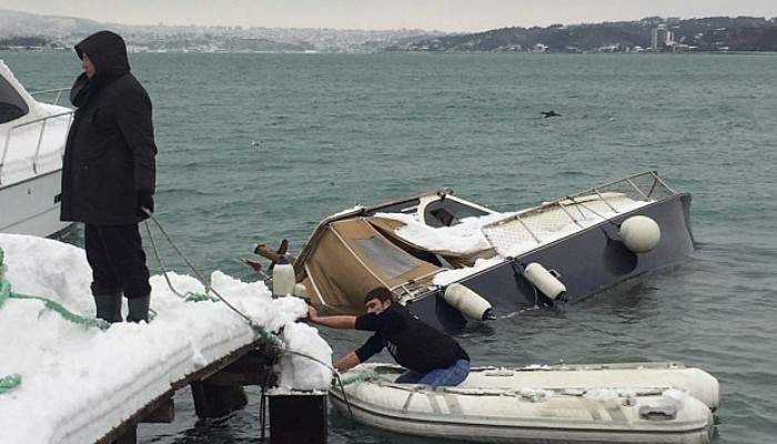  Yoğun kar yağışı tekne batırdı 