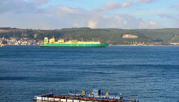  Doğalgaz tankeri Çanakkale Boğazı’nı kapattı