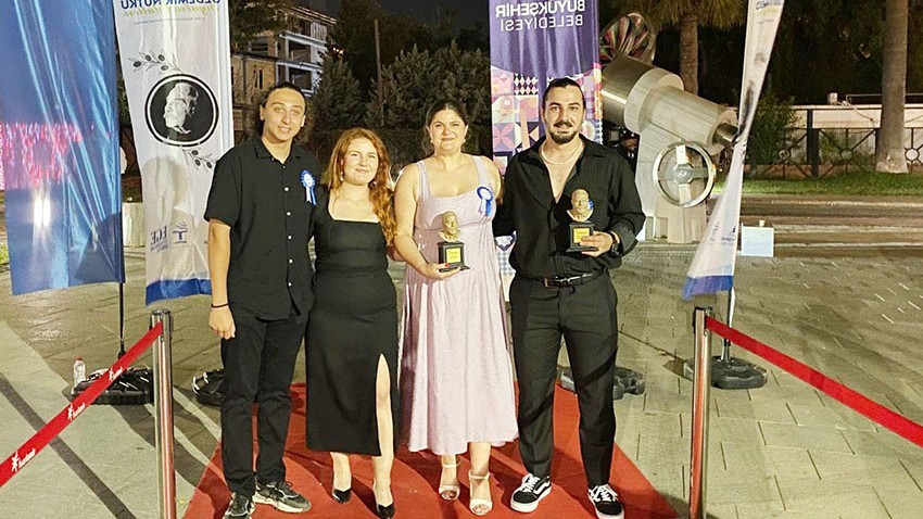 Tiyatro Topluluğuna 3 Ödül Verildi