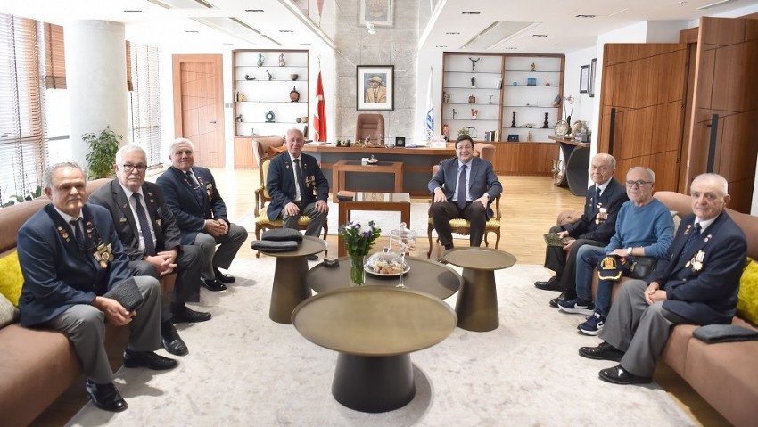 Çanakkale Belediye Başkanı Muharrem Erkek, Çeşitli Konuklarıyla Bir Araya Geldi