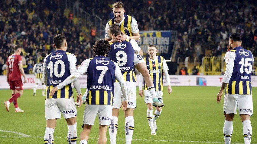 Fenerbahçe yenerek liderliğini sürdürmek istiyor