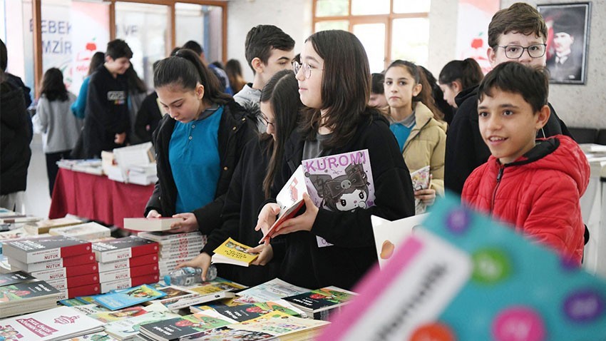 Lapseki’de beşinci kitap fuarı açıldı (videolu)