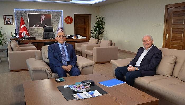 Lapseki Belediye Başkanı Eyüp Yılmaz'dan Rektör Prof. Dr. Sedat Murat'a Ziyaret