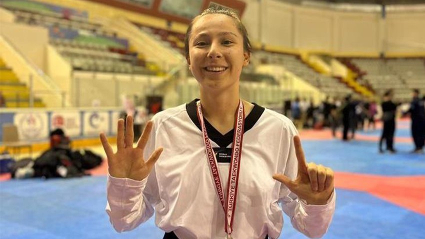 Lapseki Belediyesi Sporcusu Zeynep Taşkın Türkiye Şampiyonu