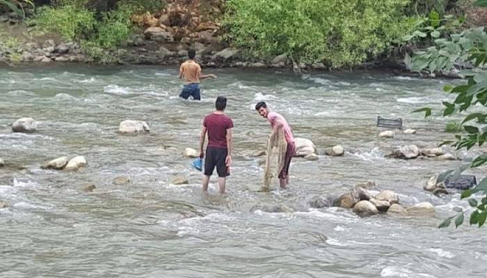 Habur Çayı gençlere ekmek kapısı oldu