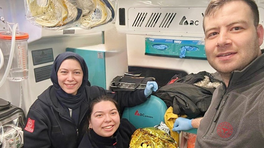 Ambulansta Doğum Yaptı