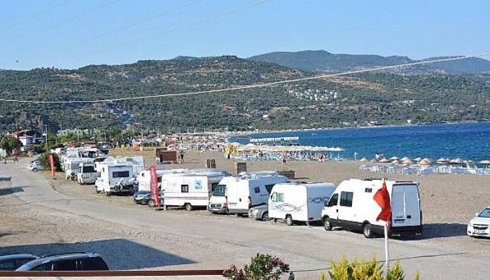 Assos’ta karavan tepkisi (VİDEO)