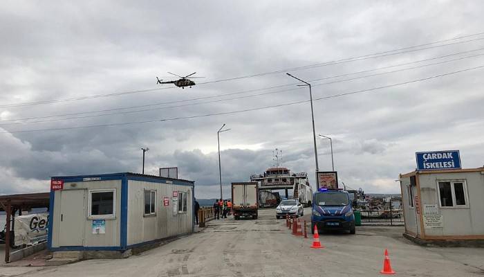 Çanakkale'de, helikopterle havadan trafik denetimi