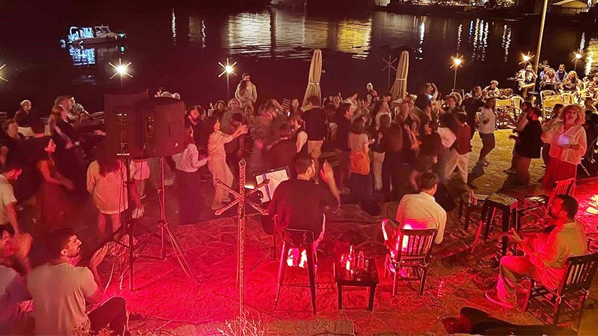 Bozcaada Salhane’de Yaza Veda Coşkusu