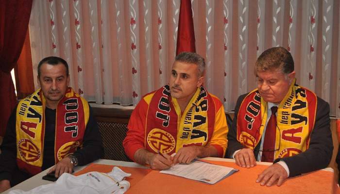 Papen Mustafa Ayvacık Belediyespor’da