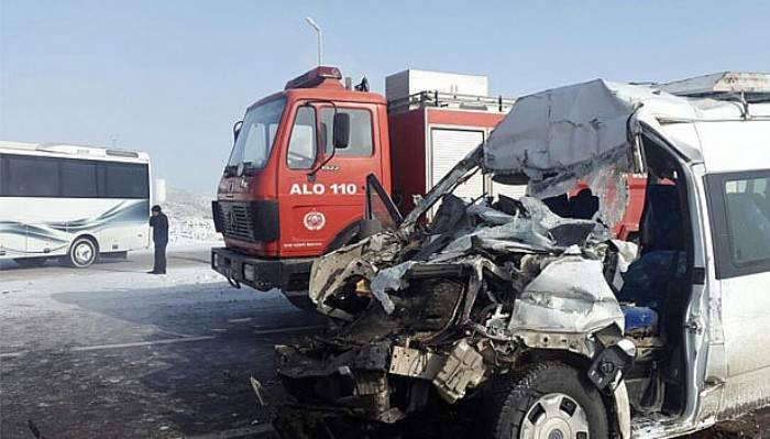  Zincirleme trafik kazası: 24 yaralı