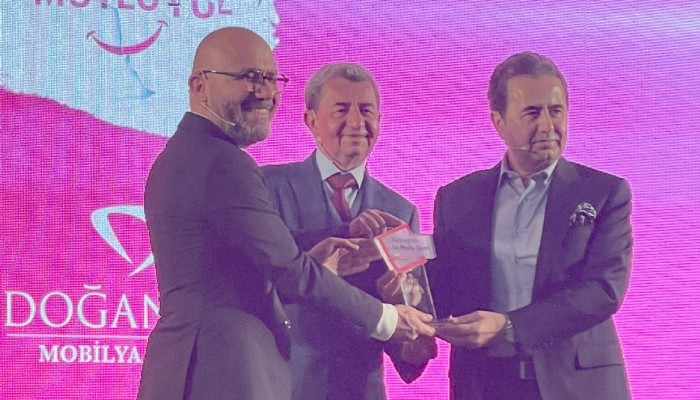 Doğanlar Mobilya Türkiye’nin en mutlu işyeri ödülünü aldı