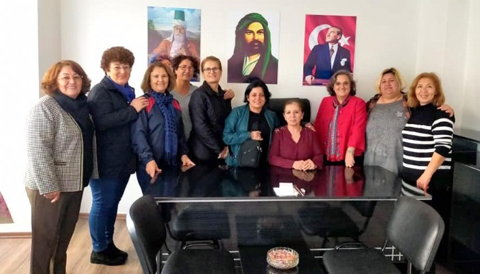 CHP’li kadınlardan cemevine ziyaret