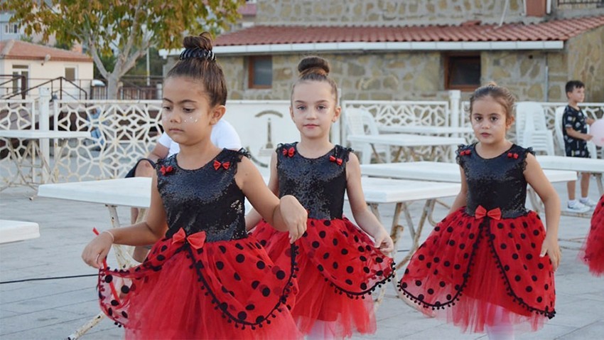 Çocuklar bale gösterisi yaptı