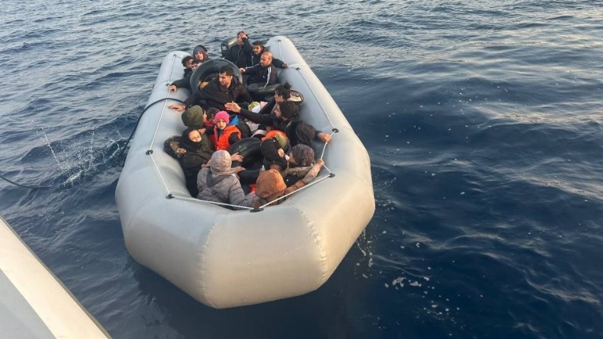  Ayvacık açıklarında 24 kaçak göçmen yakalandı