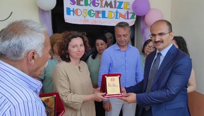 Bolayır’da Kadınların Nakış Sergisi Açıldı