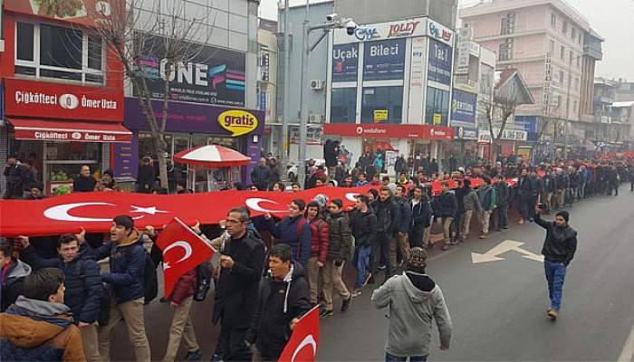  Lise öğrencilerden teröre lanet yürüyüşü