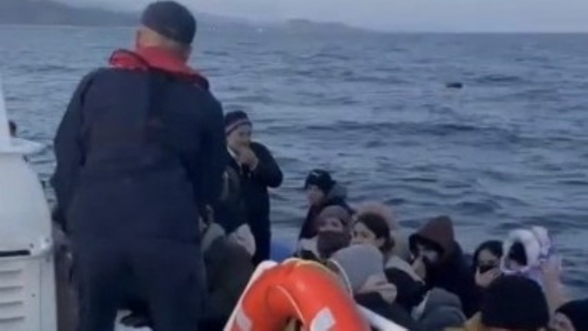 Yunan unsurlarınca ölüme terk edilen 34 kaçak göçmen kurtarıldı