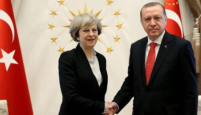  Erdoğan Theresa May'ı kabul etti
