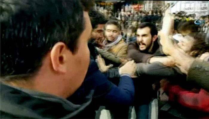 Boğaziçi Üniversitesi'nde rektör protestosuna polis müdahalesi