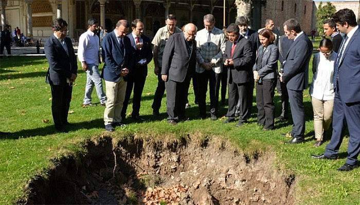 Bakan Avcı, Topkapı Sarayındaki hasarı inceledi