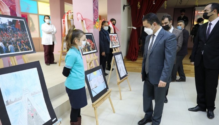 Özlem Kayalı İlkokulu’nda 15 Temmuz Resim ve Fotoğraf Sergisi