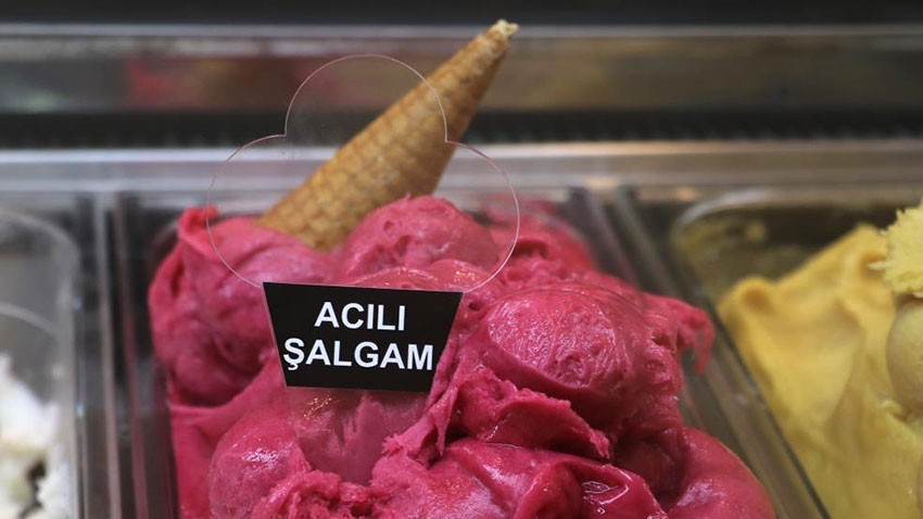 Acılı şalgamdan dondurma! (VİDEO)