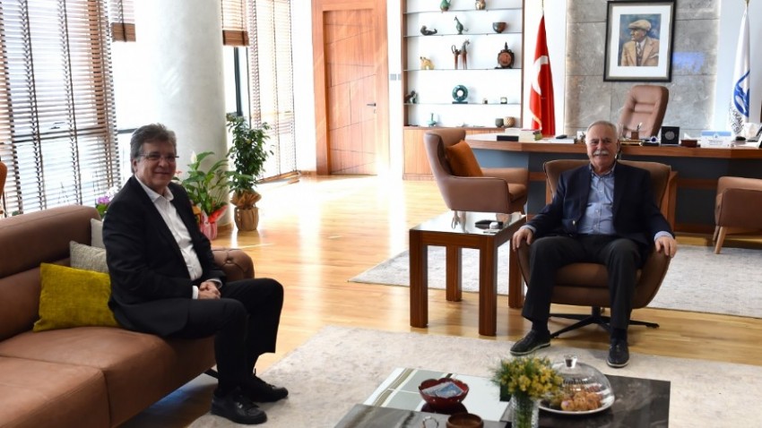 Edremit Belediye Başkanı Selman Hasan Arslan, Çanakkale Belediye Başkanı Ülgür Gökhan’ı Nezaket Ziyaretinde Bulundu