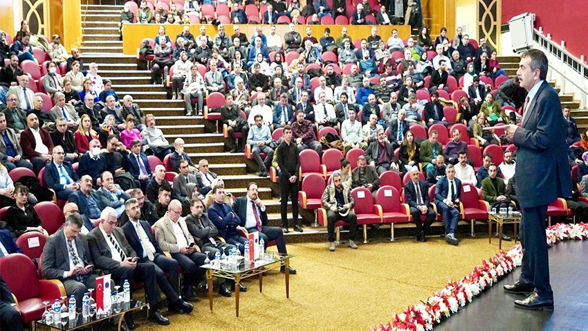 Bakan Yusuf Tekin, Erzurum'da Maarif Buluşmaları'na katıldı