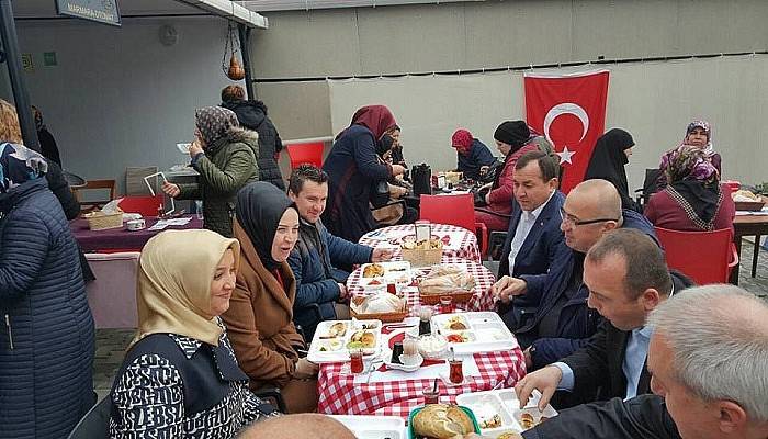  AK Partili Gider, referandum çalışmaları için Biga'da