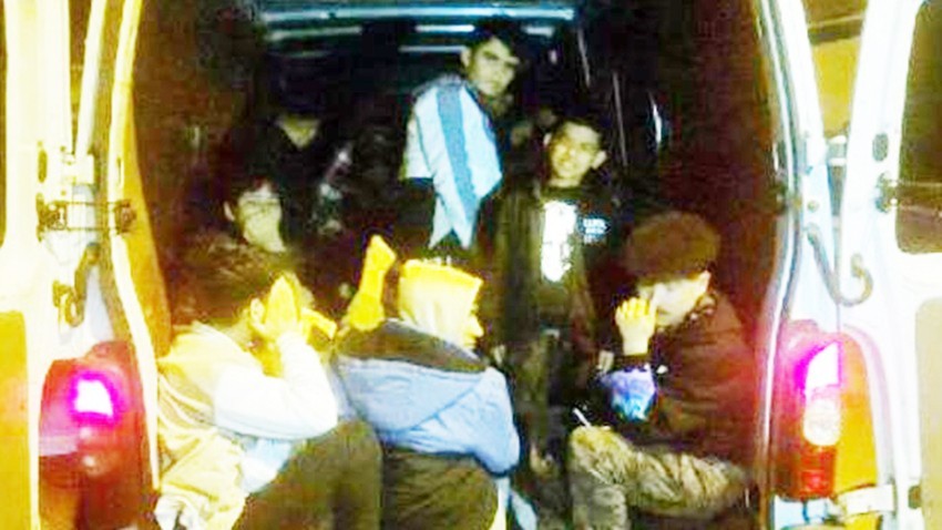 Minibüsten kaçak göçmenler çıktı