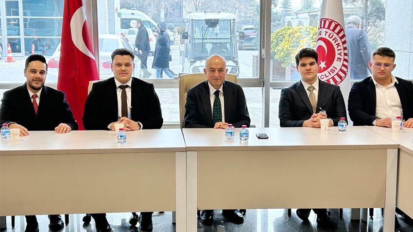 Milletvekili Ayhan Gider, Gelibolu Gençlik Kolları’nı TBMM’de Ağırladı