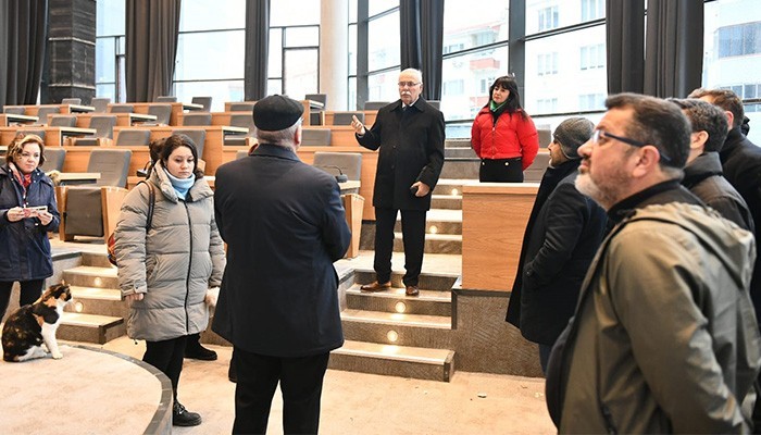 Başkan Gökhan Yeşil Yerel Yönetim binasını inceledi